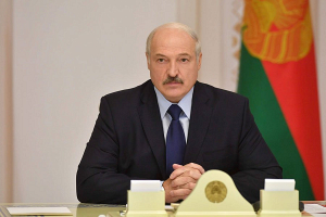Лукашенко одобрил привлечение госзаймов в 2018—2020 годах за счет эмиссии на внешних финансовых рынках ценных бумаг на $ 2 млрд