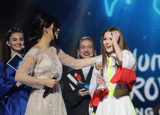 Лучшие фото недели: победитель детского «Евровидения-2018» и ожившая сказка в Чехии. Выбор «СБ»