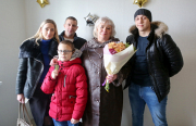 «Внуки уже выстроились в очередь!» Квартиру в Минске от «Евроопт» выиграла пенсионерка из Крупок