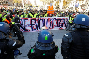 Во Франции во время субботних акций протеста задержаны 1726 человек