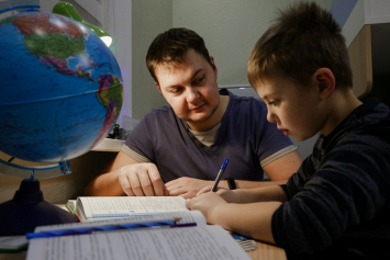 Почему родители делают домашнее задание вместо своих детей