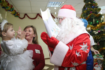 Госпогранкомитет и Генпрокуратура поздравили детей с новогодними праздниками