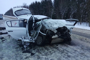 В Cтолбцовском районе столкнулись легковая машина и грузовик: погибла семейная пара