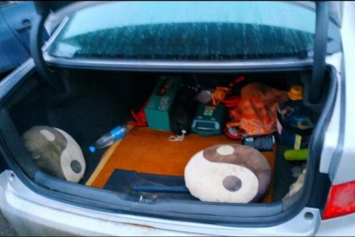 У жителя Слуцкого района в багажнике автомобиля нашли сразу несколько видов наркотиков