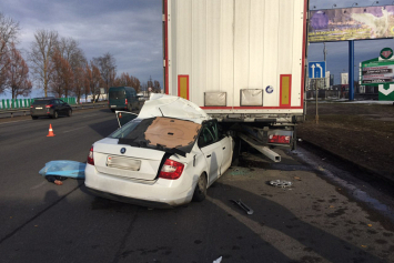 В Минском районе нетрезвый бесправник врезался в стоявший на обочине грузовик. Погиб 28-летний пассажир